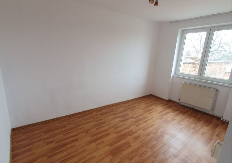 BRASADAS vinde ap 2 cam etaj 3 in zona CENTRALA. - Poză 6