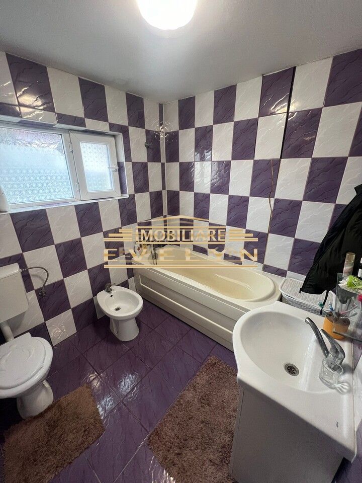 Casa + teren de vanzare in Zaicesti la strada principala, pret 75000 euro negociabil! - Poză 14