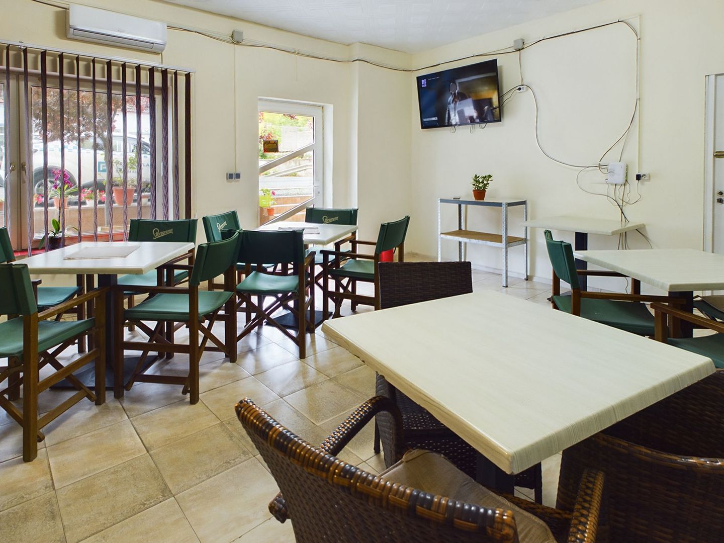 Spațiu central cu afacere la cheie în Cuvin - Poză 3