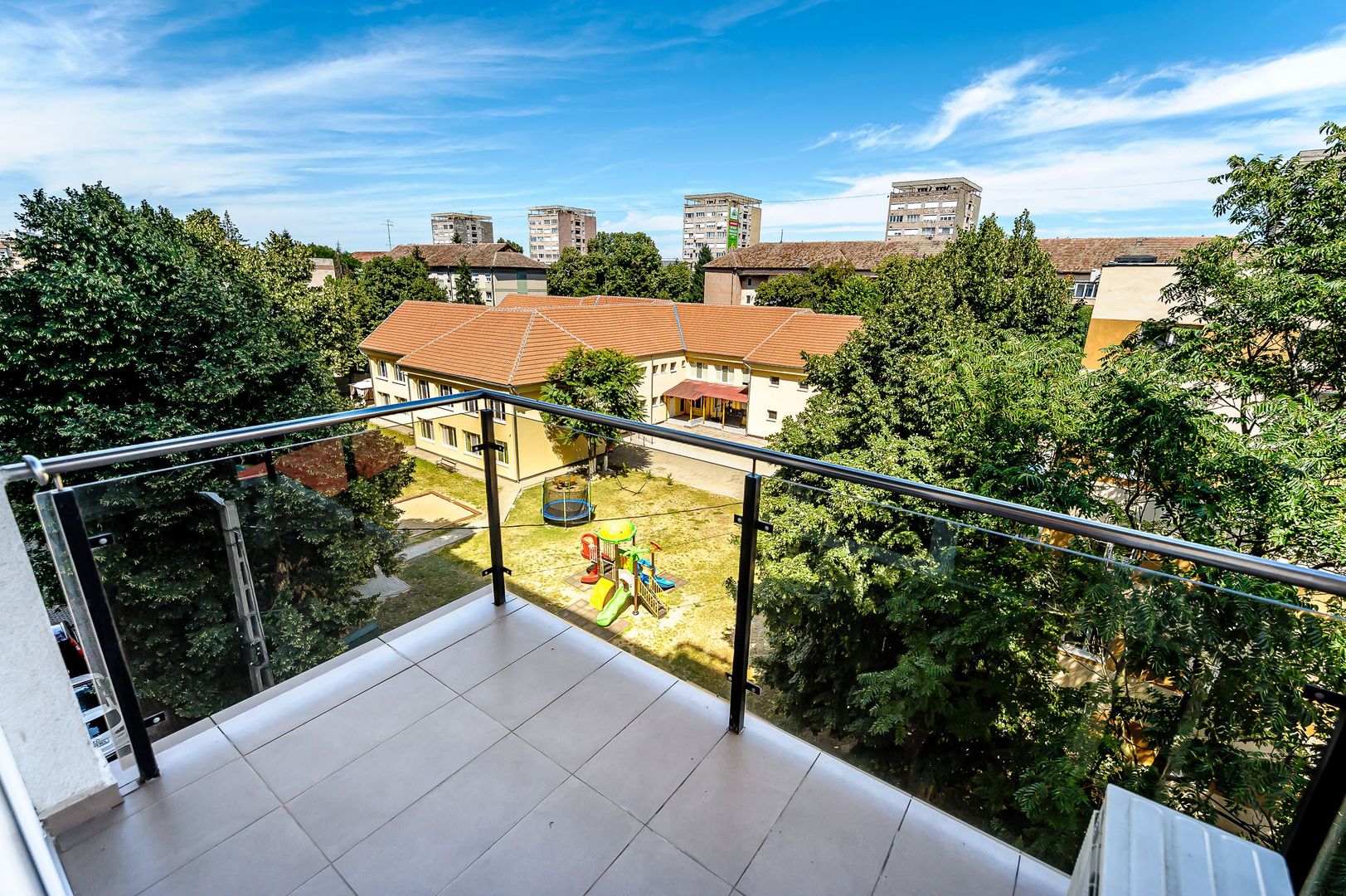 VÂNDUT! Apartament 3 camere și parcare. - Poză 5