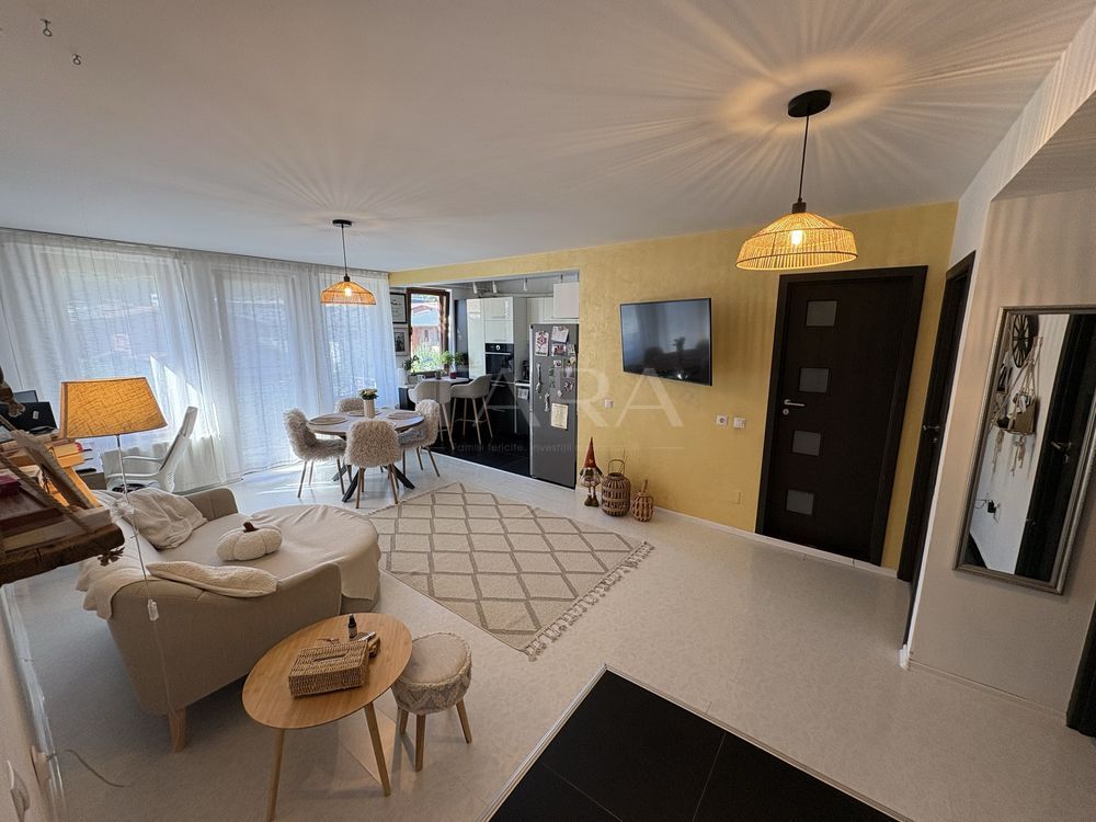 Apartament cu 3 camere, 2 balcoane și parcare inclusă, etaj 1. - Poză 1