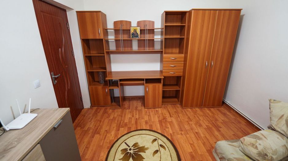 Oaza de liniste in Bariera Valcii – casa P+1 cu terasa, curte si acces securizat - Poză 8