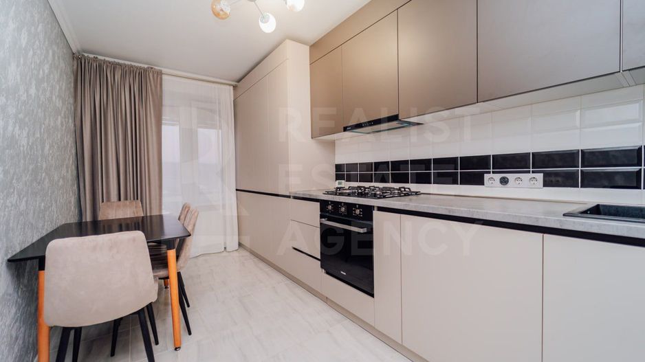 Vânzare, apartament, 1 cameră, str. Decebal , Grătiești - Poză 1