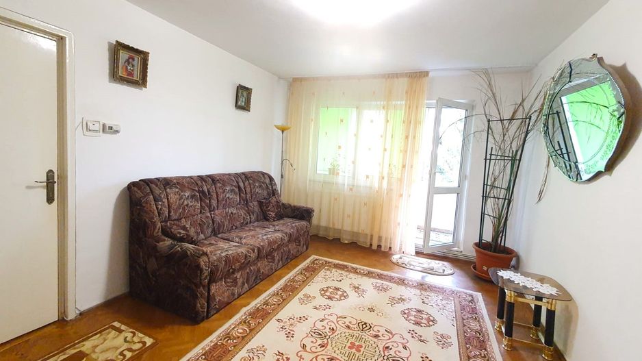 Apartament luminos cu vedere spre biserică, într-un cartier verde și liniștit. - Poză 9
