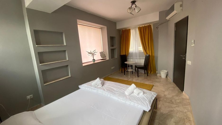 Apartament -220mp + terasa 200mp sector 4 Pasaj Marasesti an bloc 2000 - Poză 9