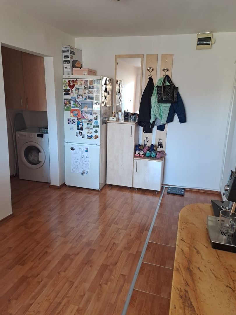 Vand apartament cu 2 camere - Poză 4