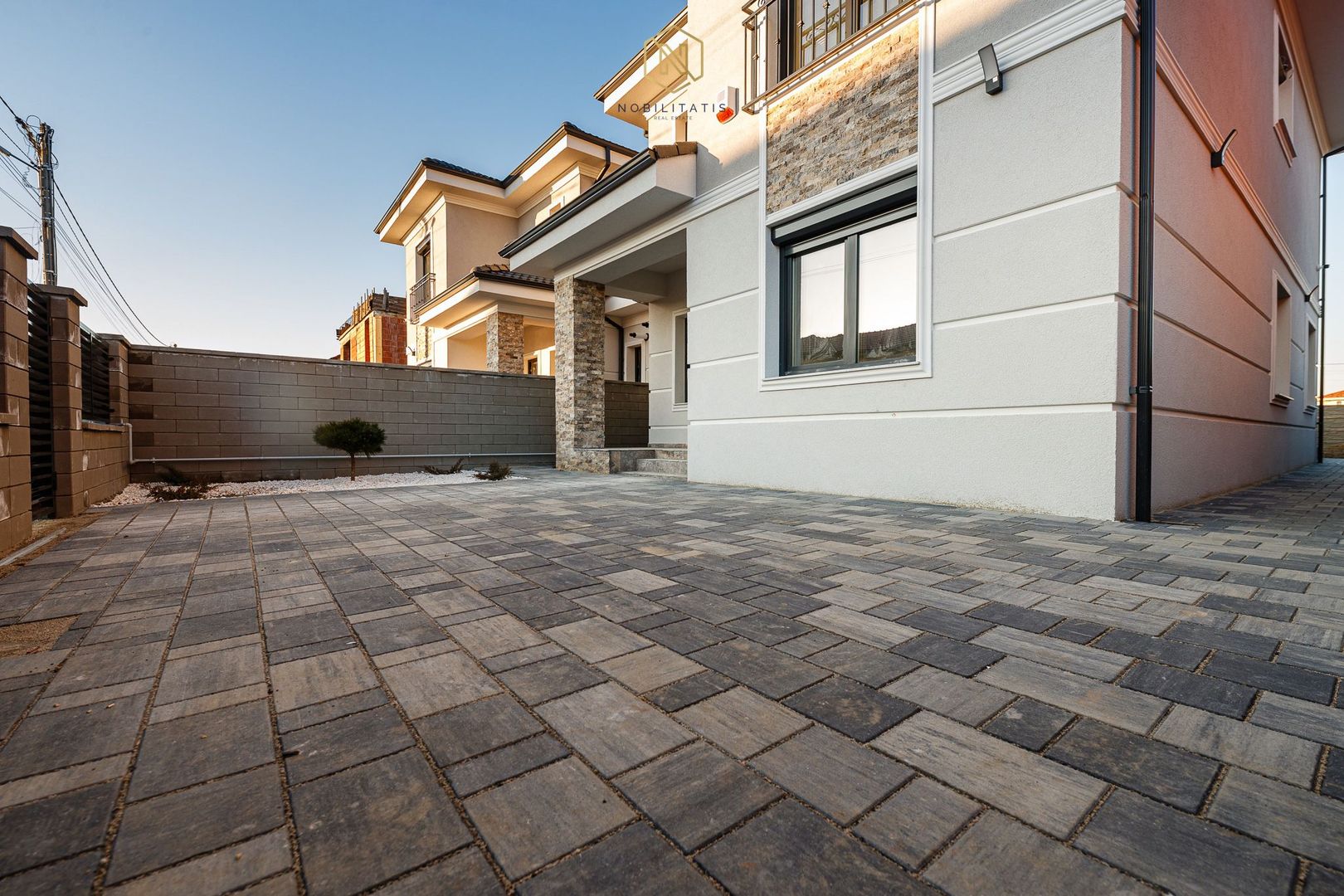 Duplex nou deosebit - despartit prin camera tehnica | Curte amenajata - Poză 10