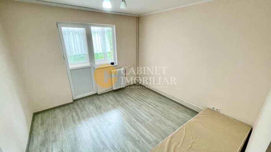 Apartament cu 3 camere decomandat,etaj 3,  zona Alexandru cel Bun - Poză 5
