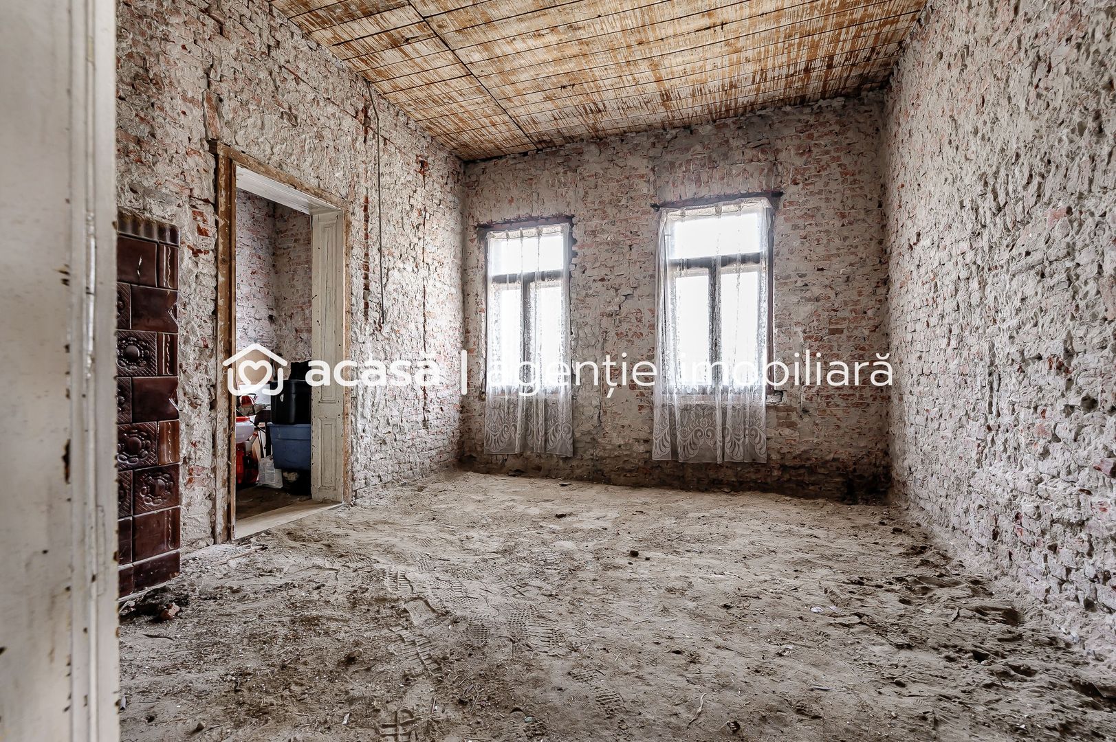 Proprietate Rezervata Casă boierească cu teren generos in Lipova - Poză 2