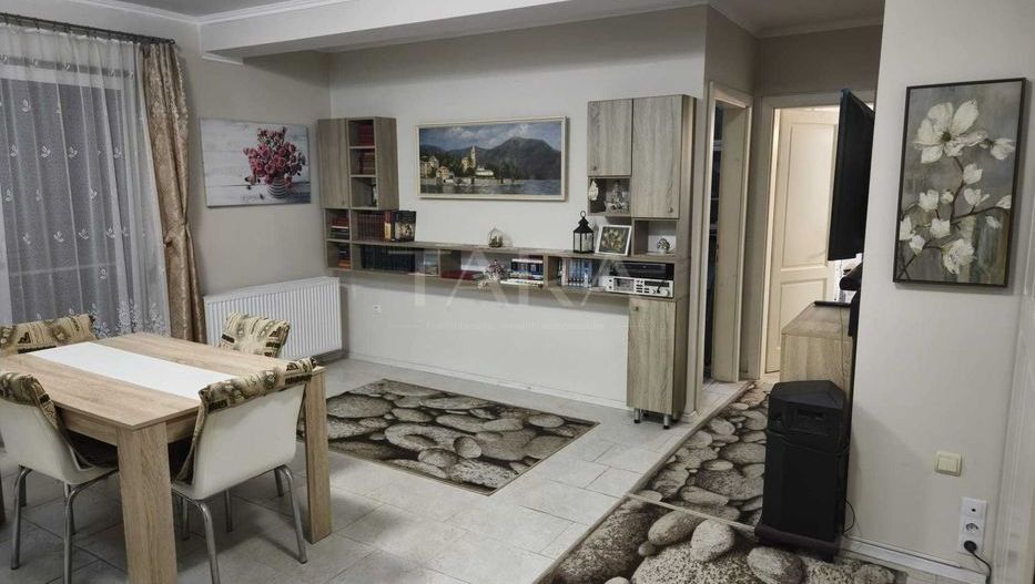 2 camere decomandate, 2 balcoane, parcare CF inclusă, Floresti. - Poză 1