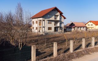 Casa cu teren 1500 mp in Harman - Poză 1