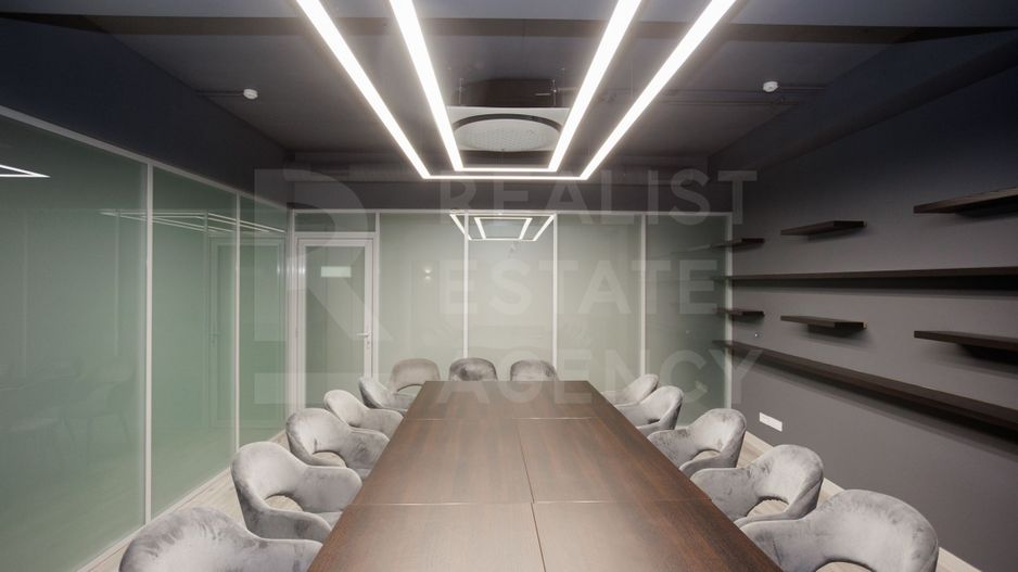 Se oferă oficiu sper chirie 270 mp, str. Petru Rareș, Centru - Poză 3