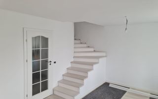De vanzare Apartament  4 camere tip duplex  Pacii, etajul 4 si 5 - Poză 1