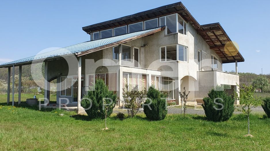 Casa de vânzare Tăuții-Măgherăuș de 370mp si 60 de ari teren - Poză 2