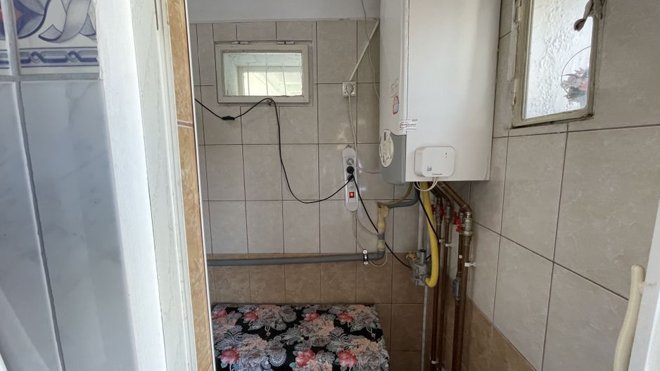 Apartament spațios cu două camere, etajul 4 cu acoperiș. - Poză 10