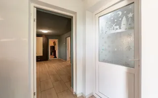 Casă renovată 2022, 3 camere, 1034 mp teren, încălzire în pardoseală  - Poză 13