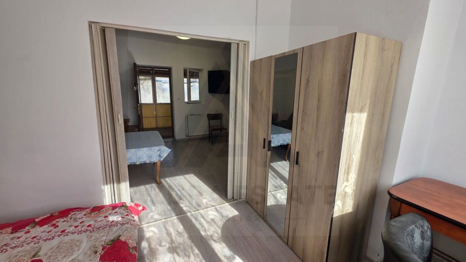 Studio la curte utilat complet cu terasa  zona Lazaret - Poză 2