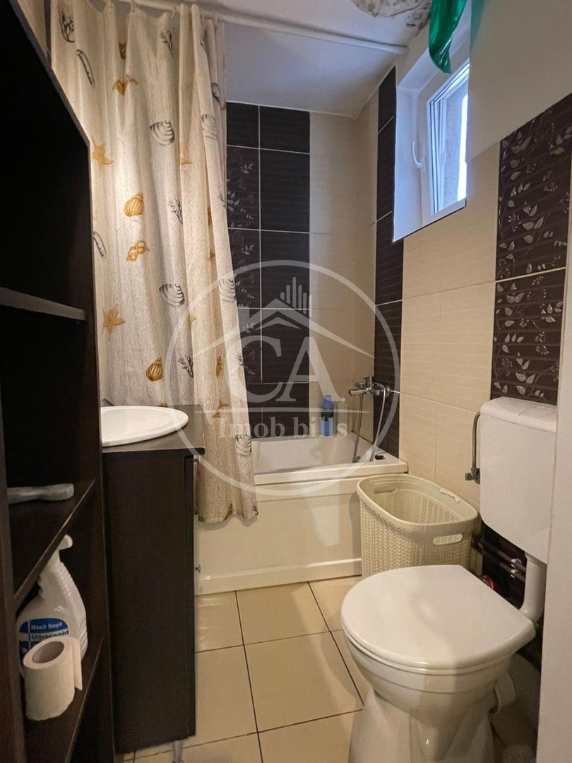 Apartament de vanzare cu 3 camere in zona Decbal, Oradea. - Poză 12