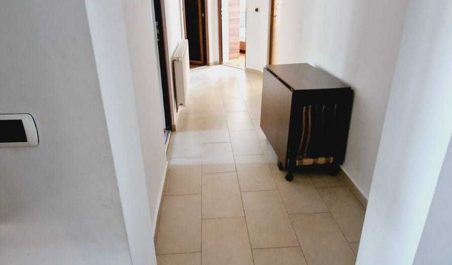 De vânzare apartament 4 camere - Poză 4