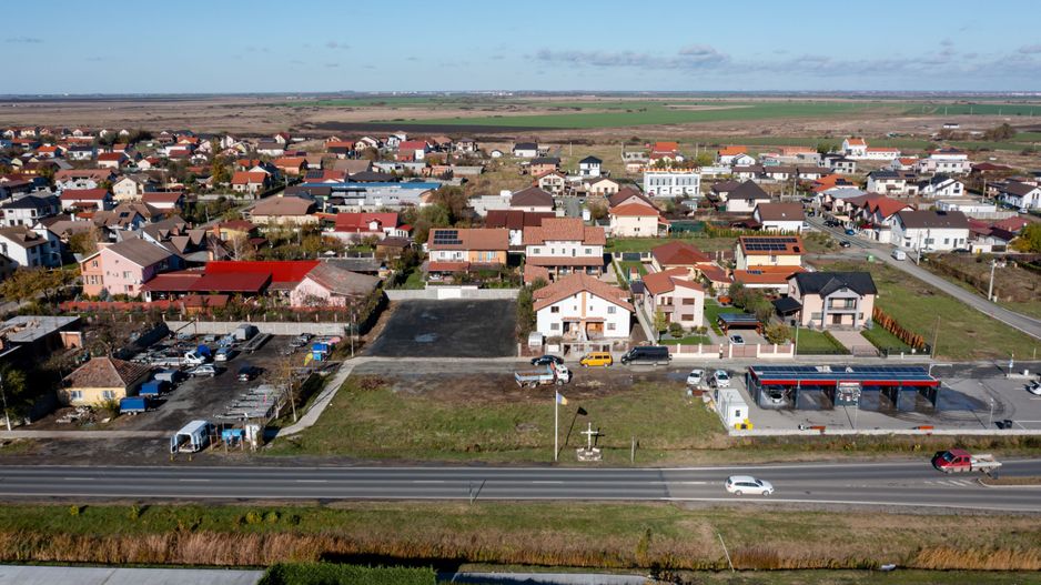 Teren intravilan pe artera principală în Săcălaz - Poză 3