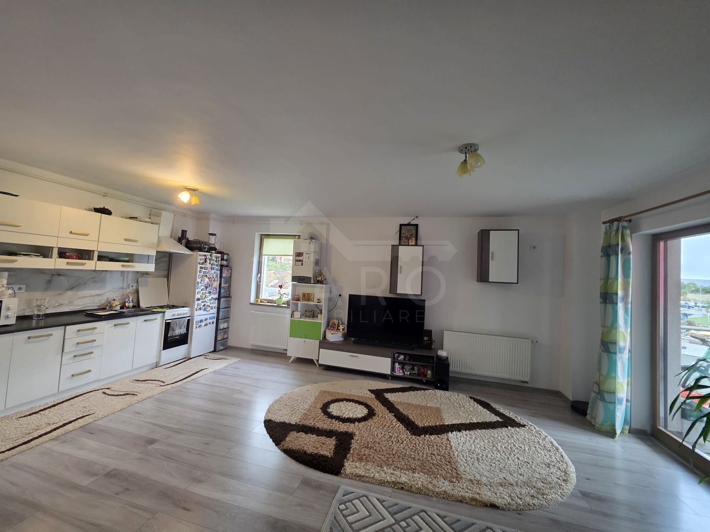 Închiriez apartament cu două camere pe termen lung în Green Residence - Poză 1