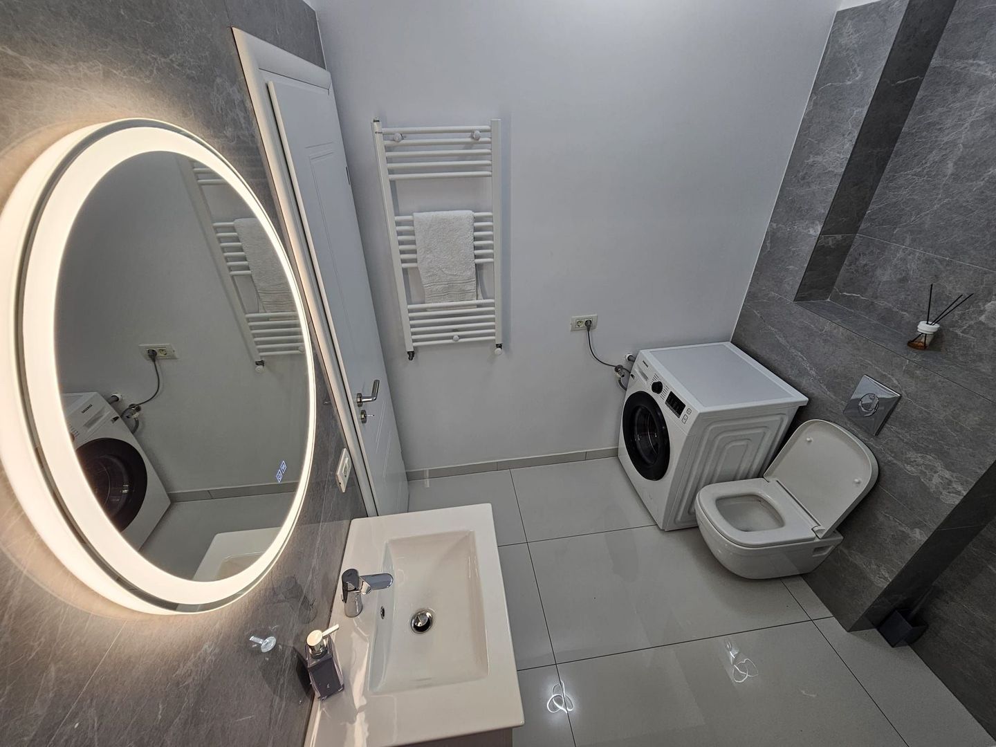 De Inchiriat  Apartament 2 camere, incalzire pardoseala, loc parcare, Rahova - Poză 8