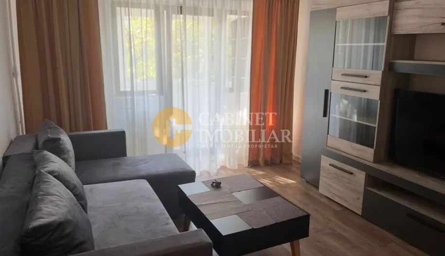 3 camere spațioase, 2 băi, balcon mare – zonă centrală excelentă! - Poză 2