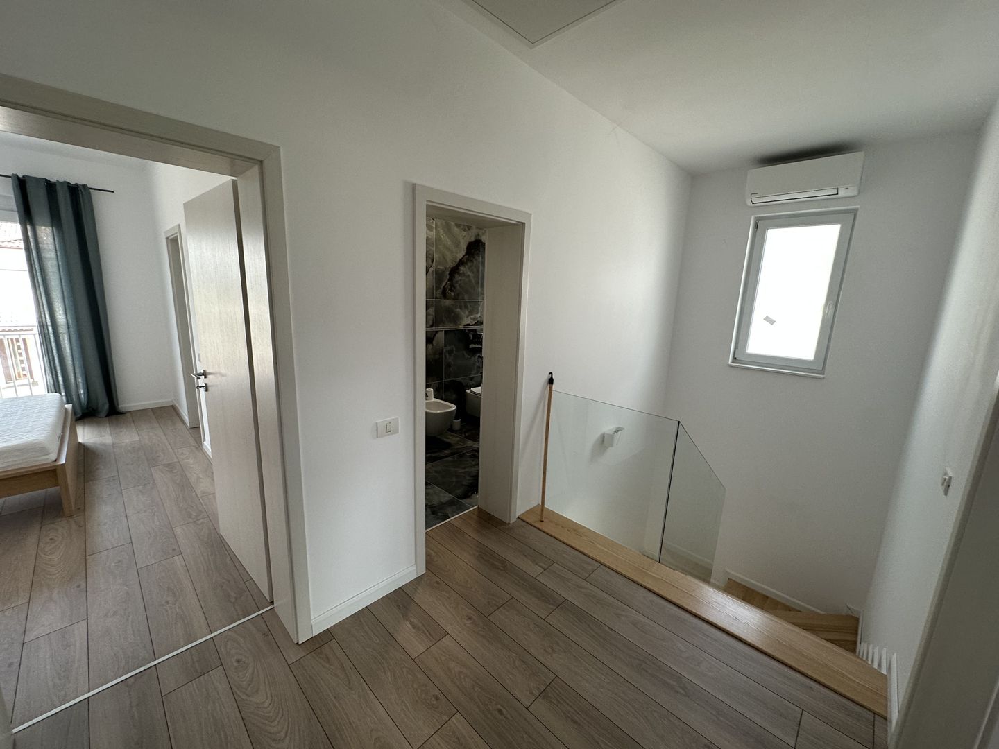 Duplex despărtit  prin garaj zona Ikea - Poză 28