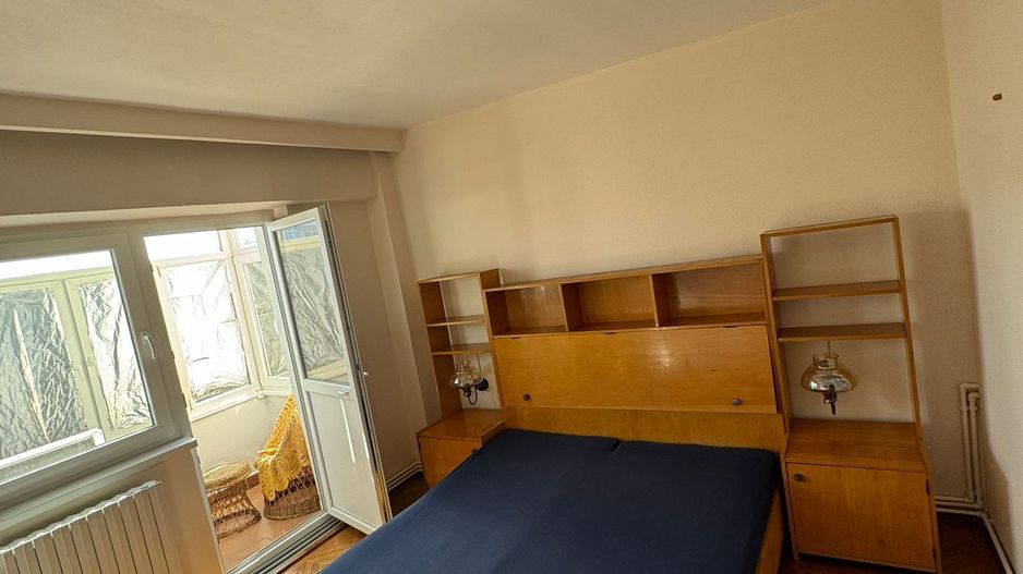 De vanzare apartament 3 camere - Poză 11