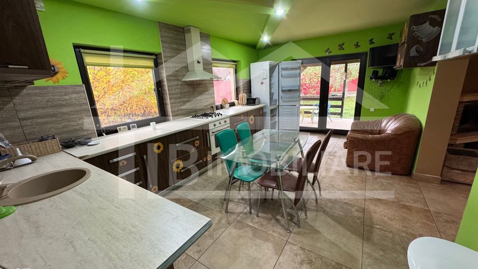 Casa cu 4 camere, 230mp, garaj, Zona Corunca - Poză 11