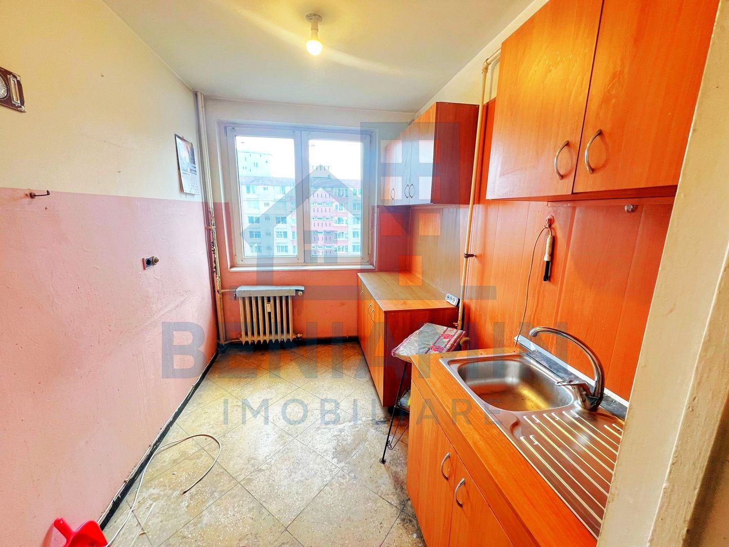 2 Camere-52mp-Balcon-Lift Nou-Anvelopat-Zona-Garii-Necesita-Renovare - Poză 5
