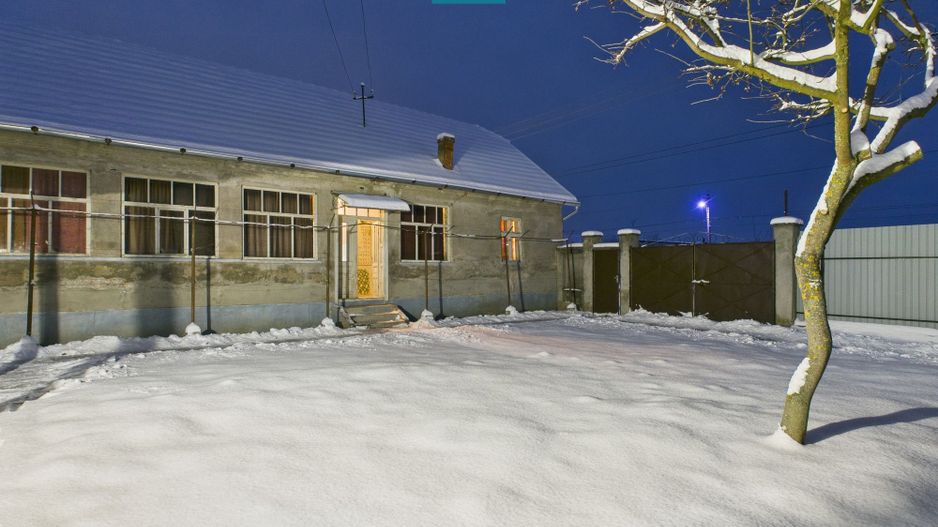 Casă  cu 2 corpuri total 4 camere în Nădab - Poză 12