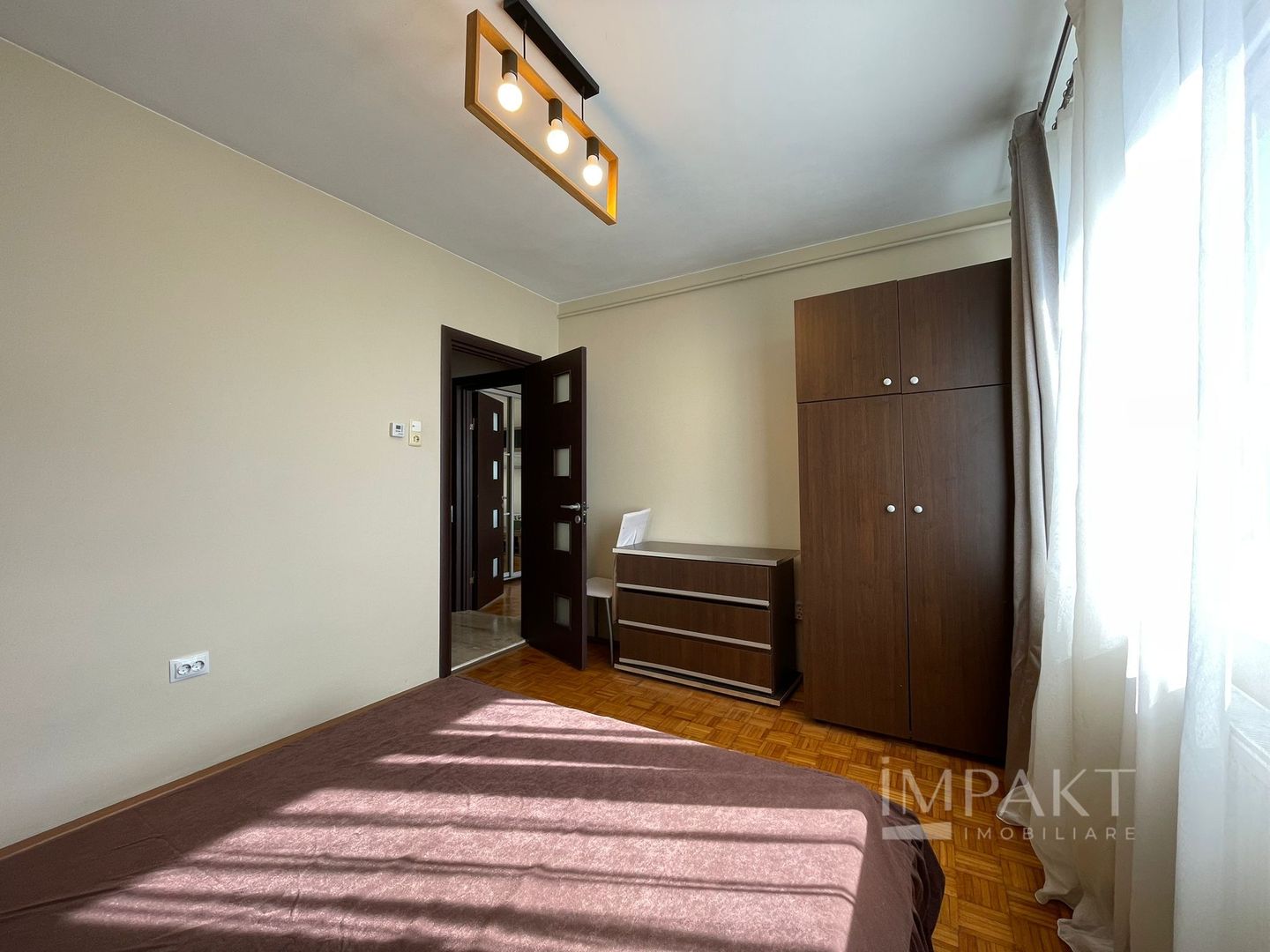 Închiriere 2 camere, central, 2 locuri de parcare - Poză 4