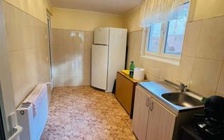 Casa in zona de dealuri - Poză 10