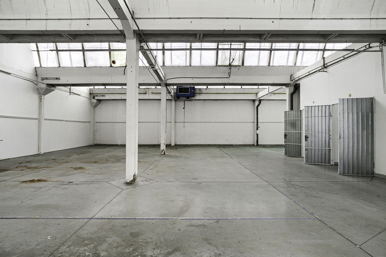 De Inchiriat Hala Industriala în Arad - Zonă Centrala cu Acces TIR - Poză 4