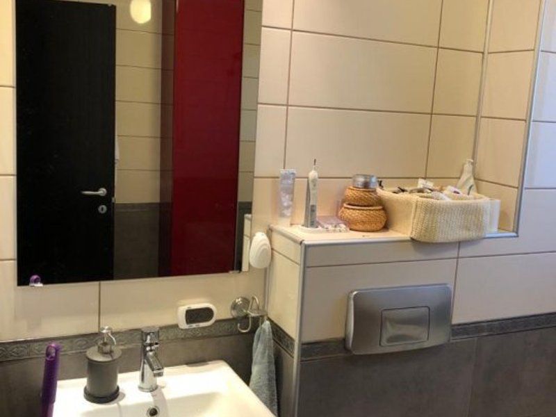 Vila mobilata si utilata, curte, terasa inchisa, parcare - Poză 3