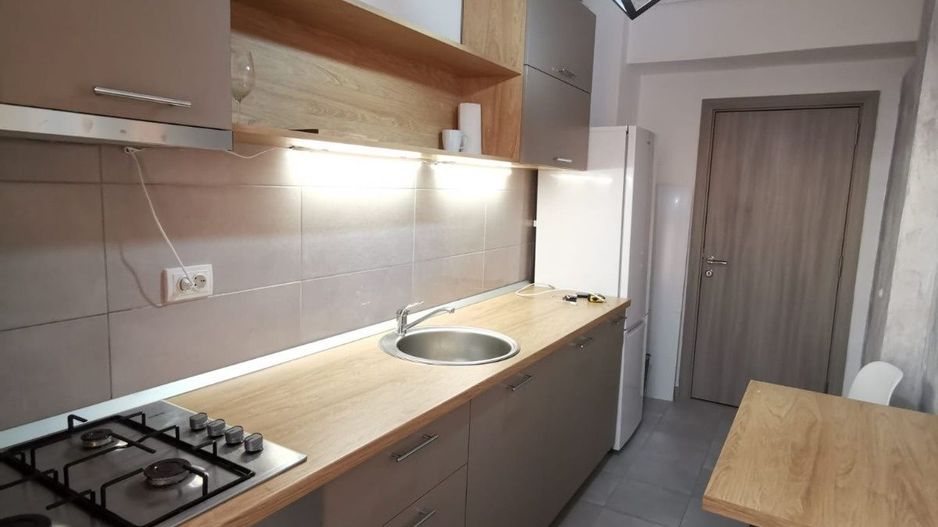 De închiriat garsonieră Apărătorii Patriei - Poză 4