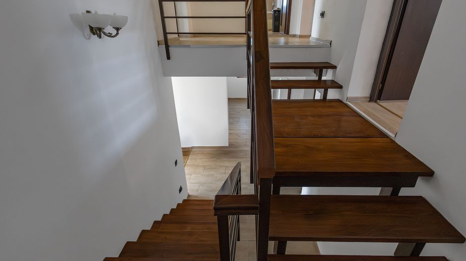 Casă cu 4 dormitoare în Ronaț | 181 mp utili | Garaj | Teren 345 mp - Poză 10