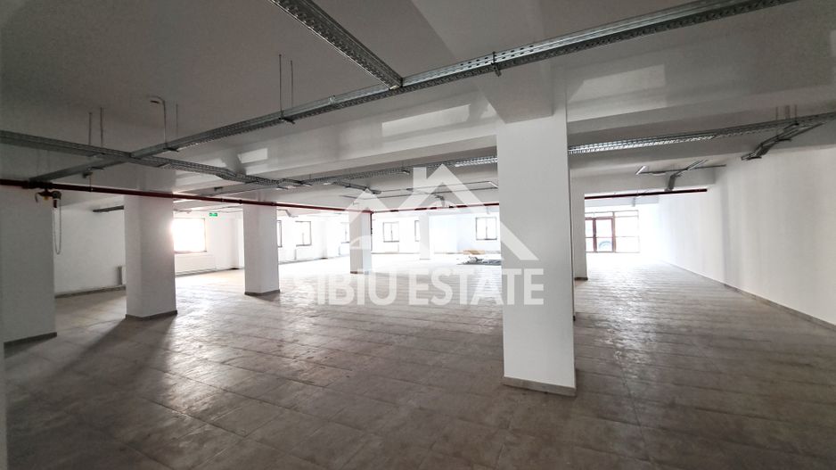 Spatiu comercial 600 mp vitrine la strada, dublu acces - Poză 12