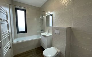 Casă / Vilă cu 4 camere de închiriat - Dezmir - Poză 10