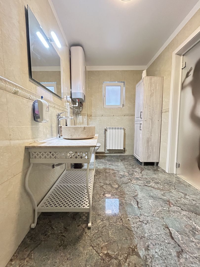 Pensiune Casa Eva Statiunea 2 Mai - 12 camere - teren 600 mp - Poză 14