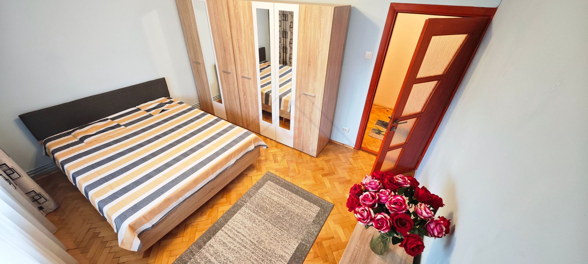 Apartament mare, decomandat, bucatarie separata. PET FRIENDLY. - Poză 19