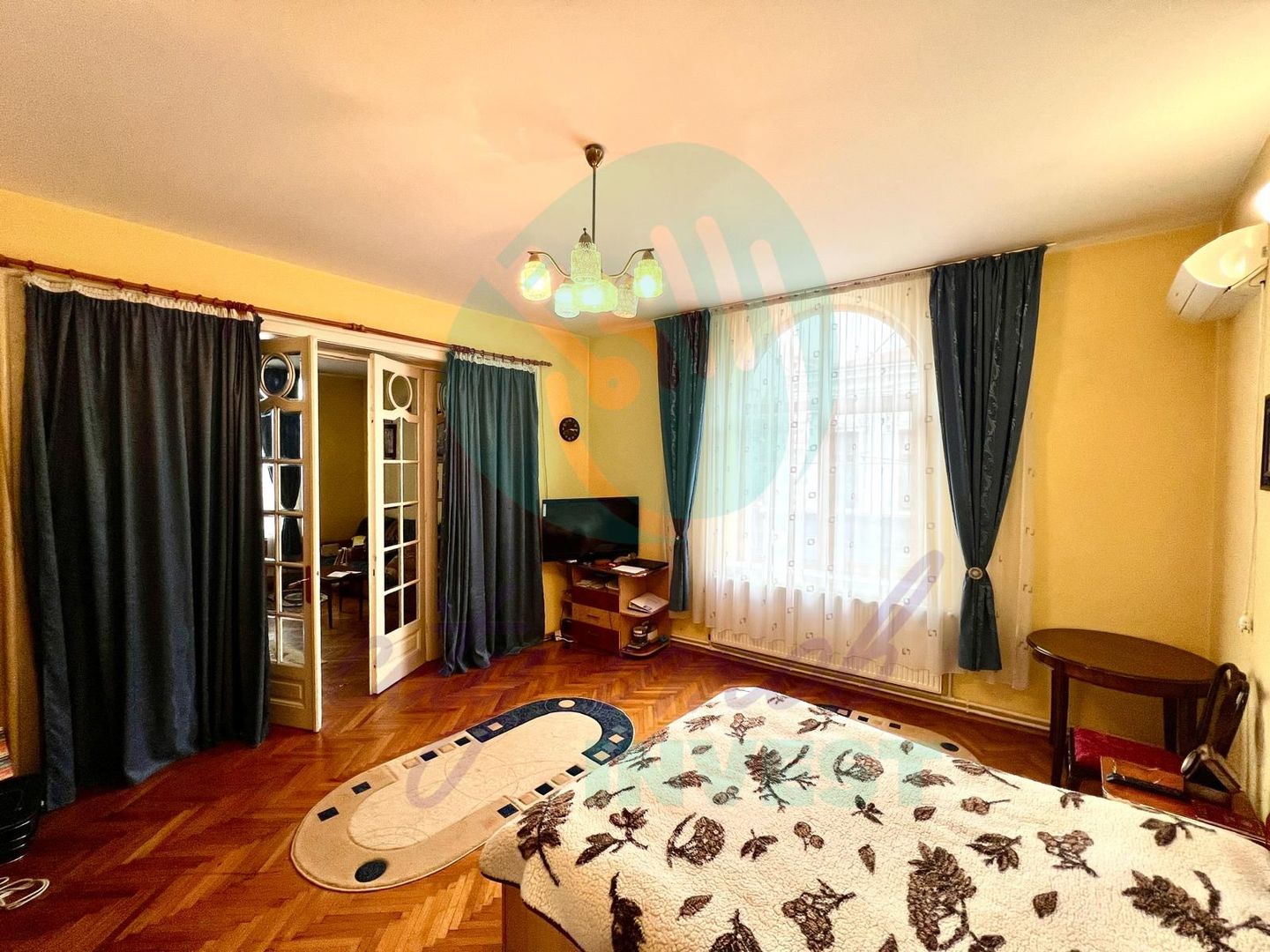 Apartament în vilă interbelică Unirii – Carol | | Curte | Ideal cabinet/birou - Poză 7