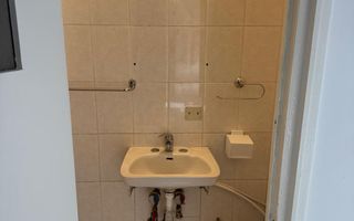 De închiriat: apartament 3 camere - nemobilat - ideal birou - Gorjului - Poză 13