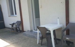 Casă de închiriat, 2 dormitoare, mobilată, curată, curte mică, zonă liniștită, aproape de centru, Iași - Poză 7