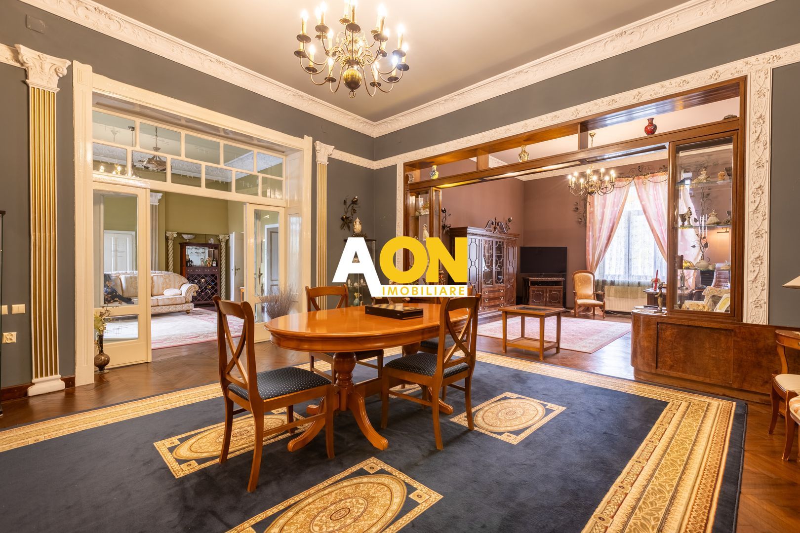 Casa din secolul XIX, ultrafinisata, ultracentral, 855 mp teren - Poză 1