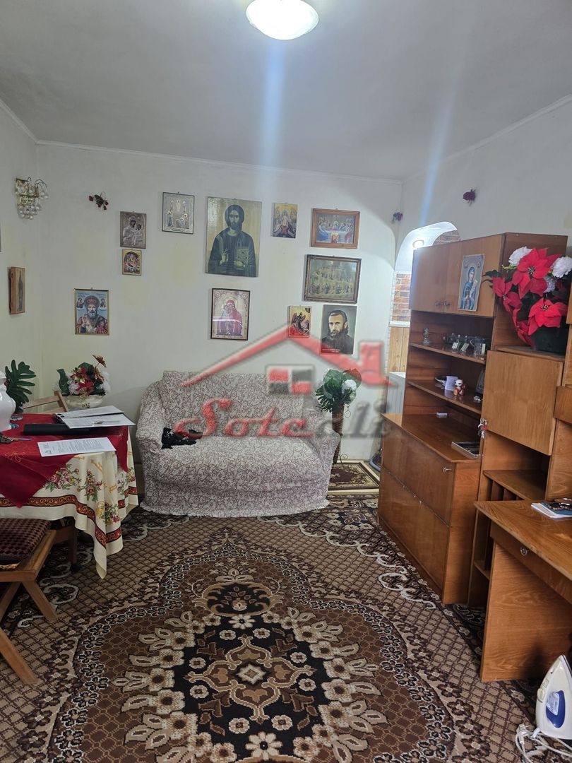Apartament 2 camere etaj 1/4 Campina zona semicentrala - Poză 1