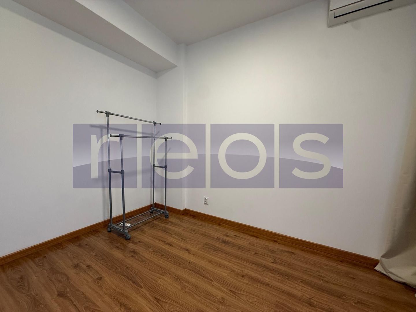 De inchiriat apartament 2 camere vedere Bd Magheru recent renovat - Poză 7