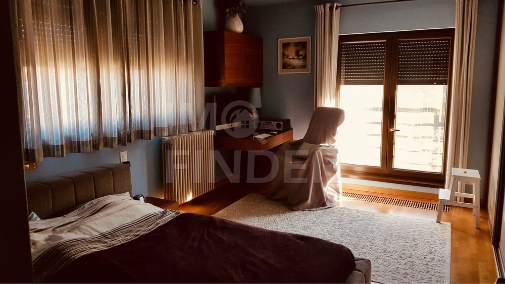 3 Camere Bloc Vila 100mp cu 2 parcari zona Campului - Poză 3