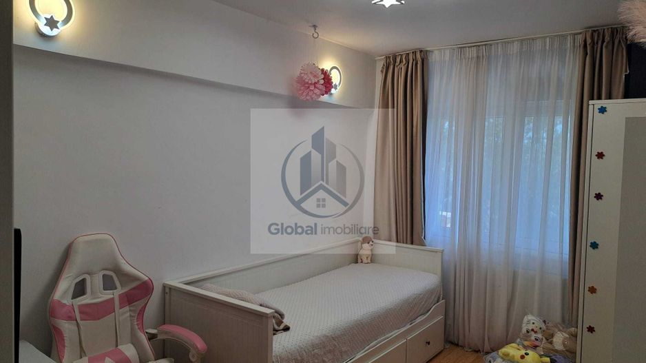 OCAZIE - Vanzare Apartament de 4 camere - Direct Proprietar - Poză 3